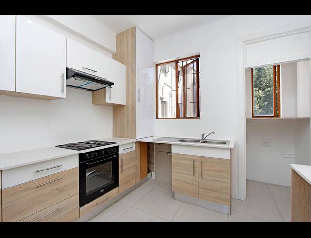 3 BEDROOM APARTMENT RENTED IN RONDEBOSCH